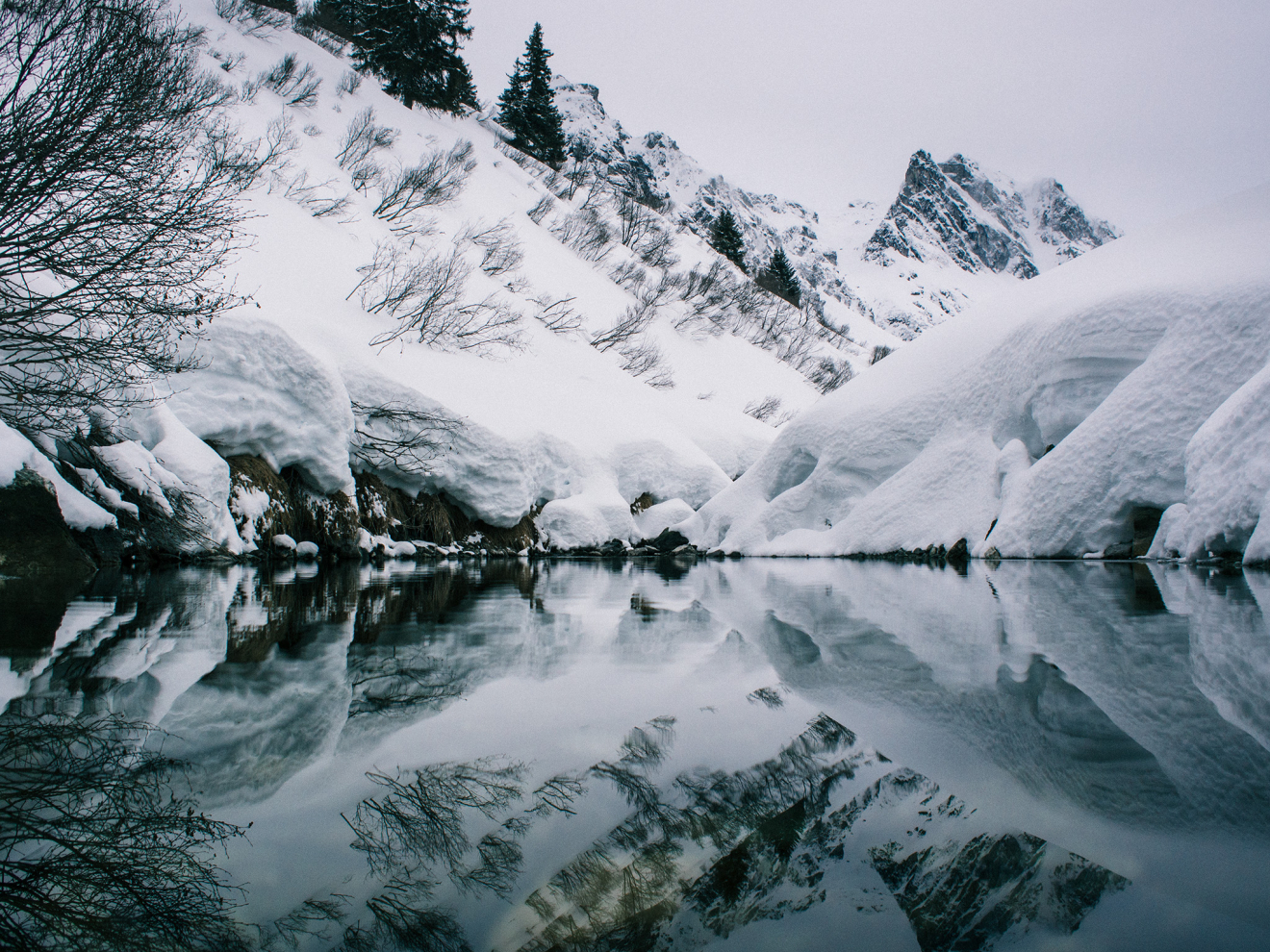 reflection-pool-montafon