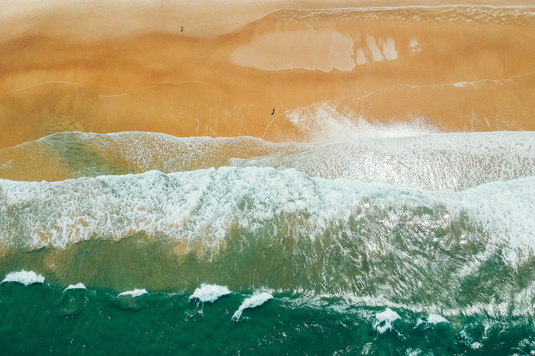 Massive Waves on Gold Coast